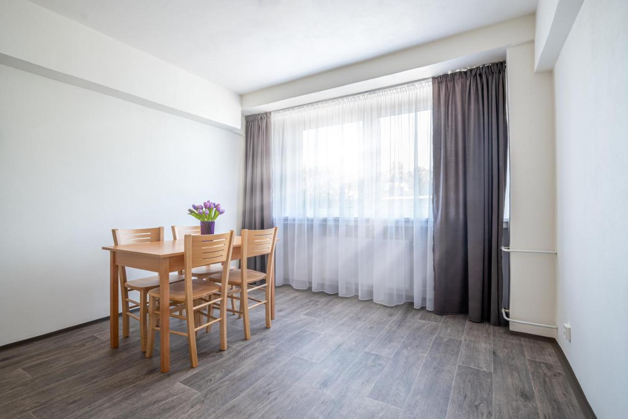 Apartmany A Studia Zamecky Park Litvinov Exterior photo