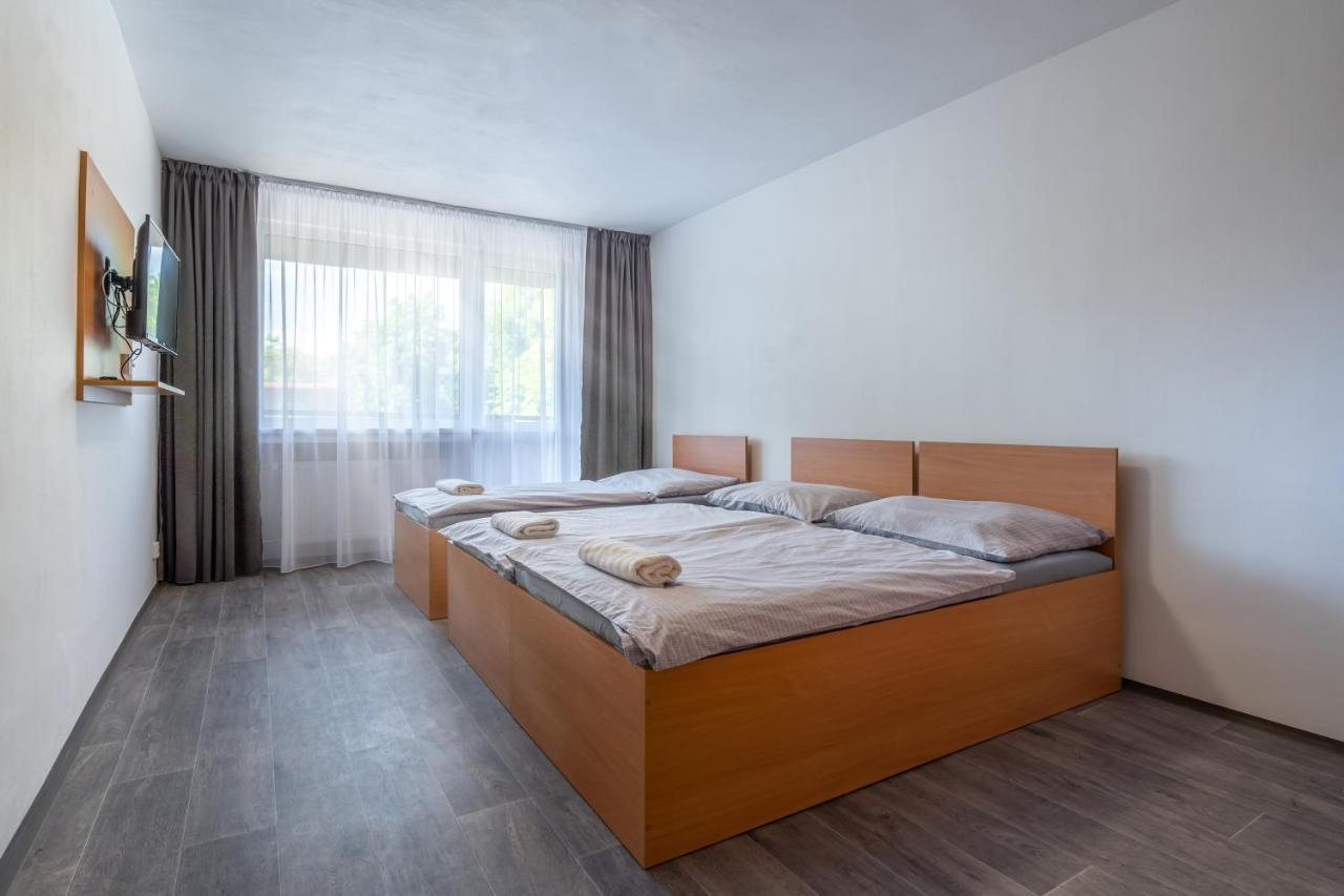 Apartmany A Studia Zamecky Park Litvinov Exterior photo